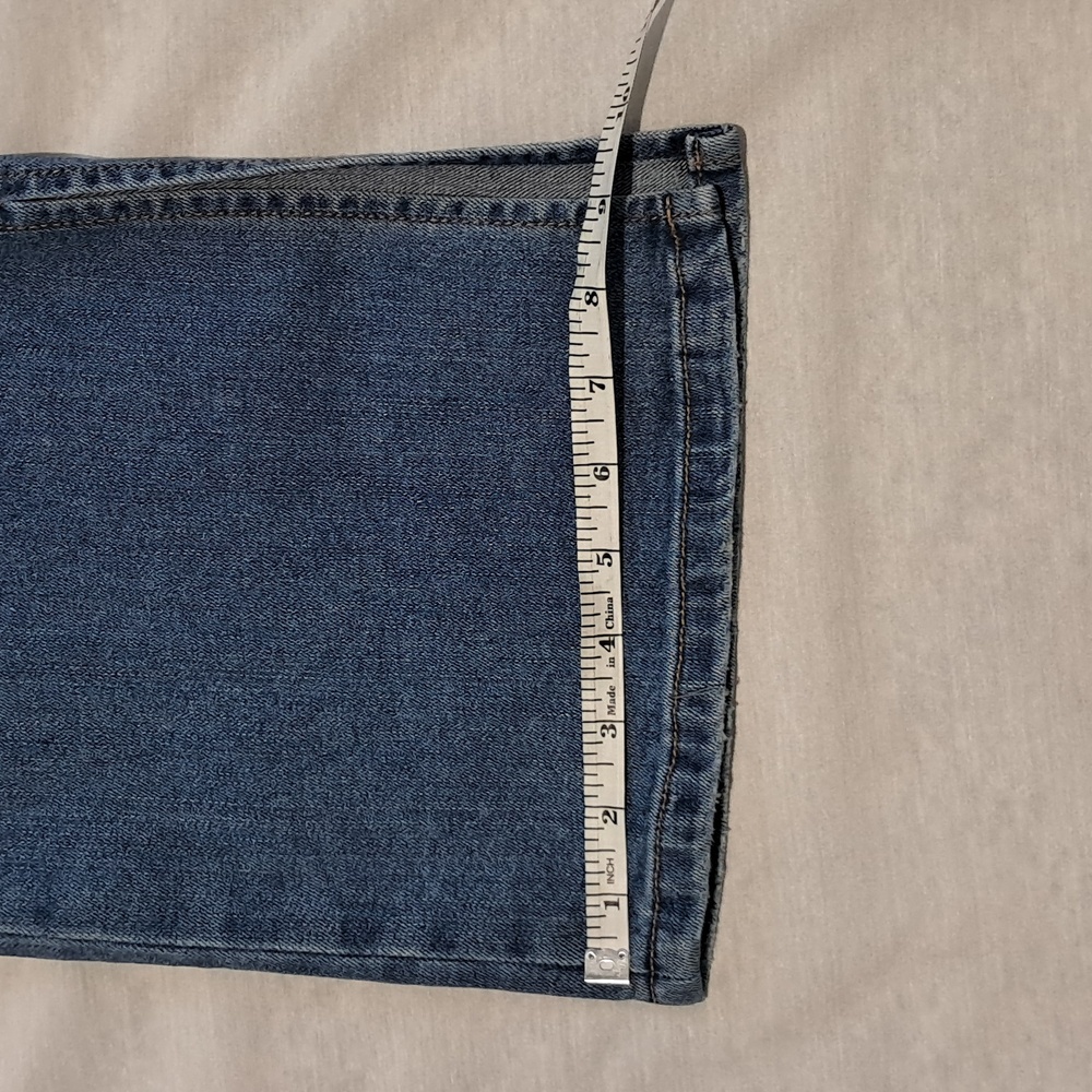 Eloquii Classic Split Leg Jeans. Size 14. Medium Wash. - Picture 9 of 15